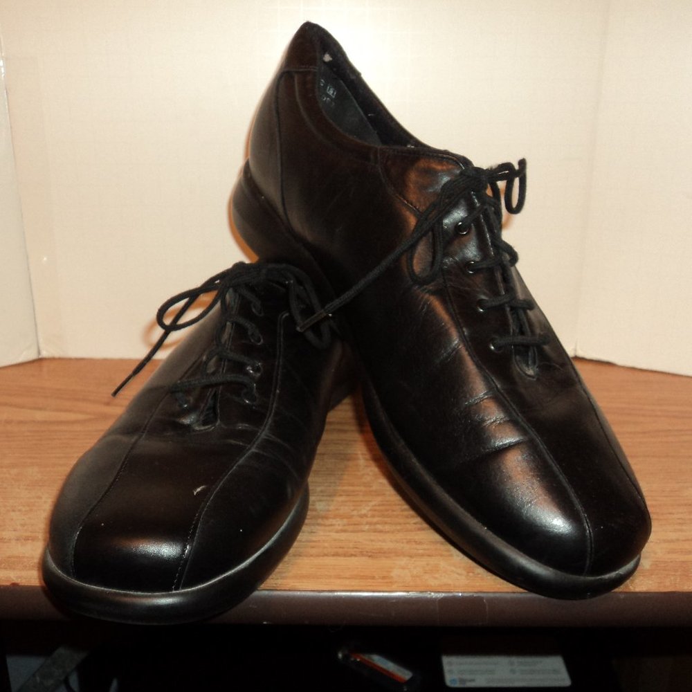 Munro American Women's Size 11 M Shoes Black Lace Up Leather